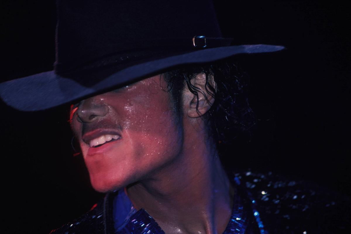 Smooth-And-Sexy-michael-jackson-9061812-