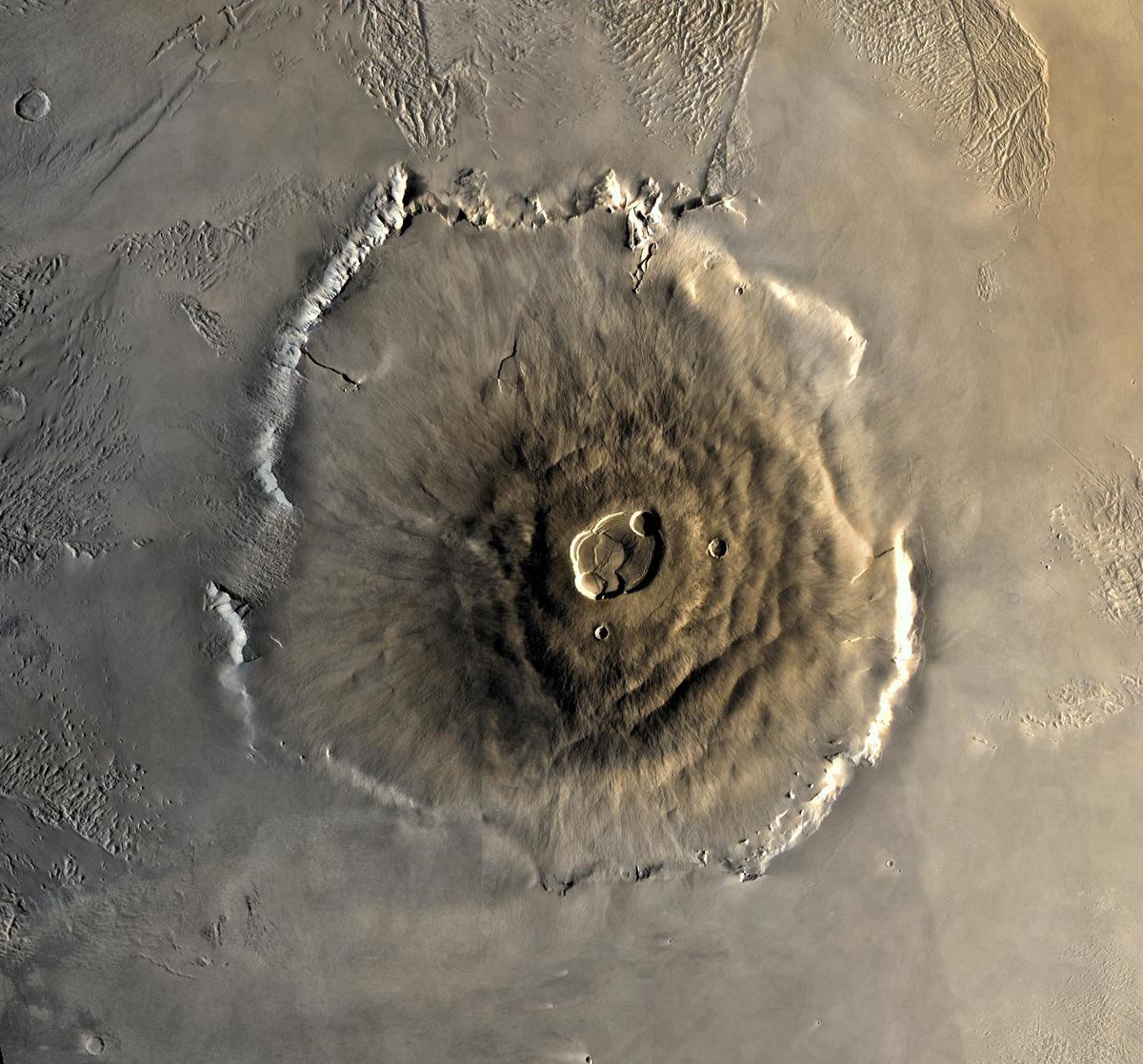 Olympus-Mons-above