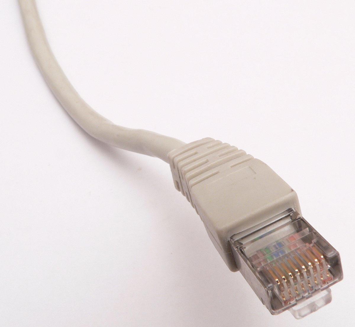 Ethernet RJ45 connector p1160054