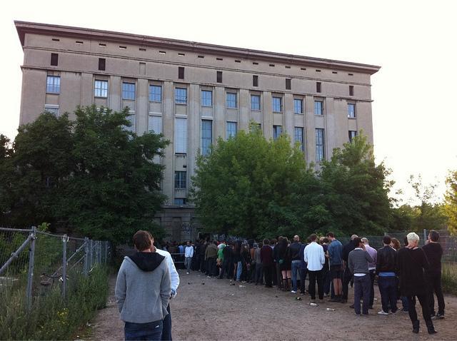 berghain-queue