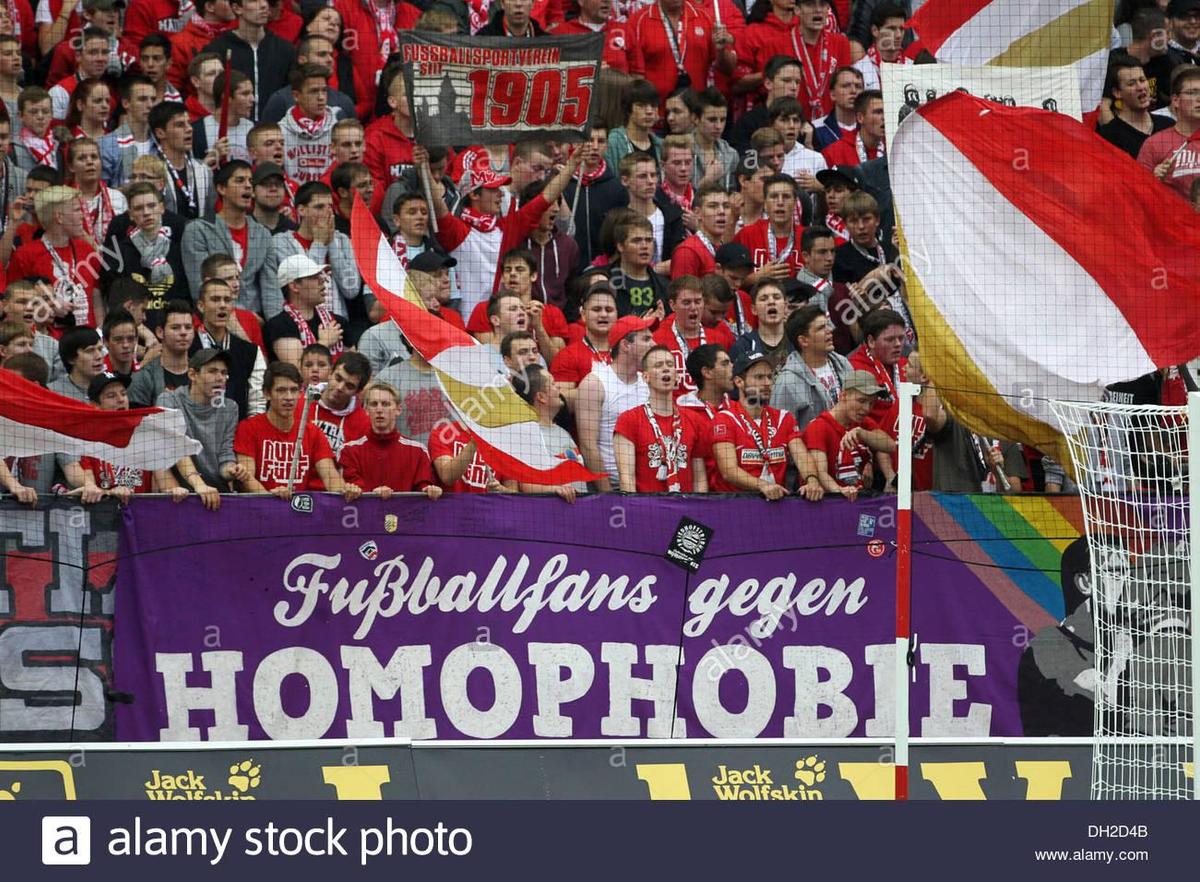 fans-of-fsv-mainz-05-football-club-showi