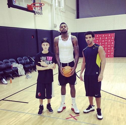 justinbieber-hoop-night