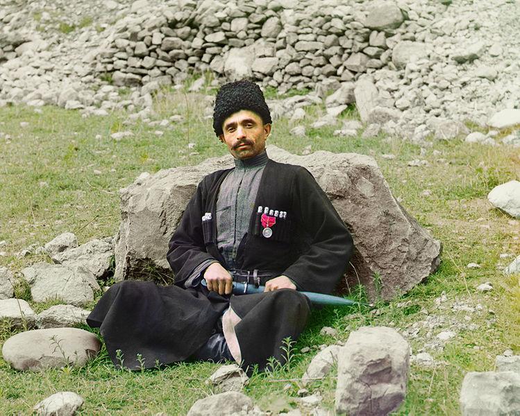749px-Sunni Muslim man wearing tradition
