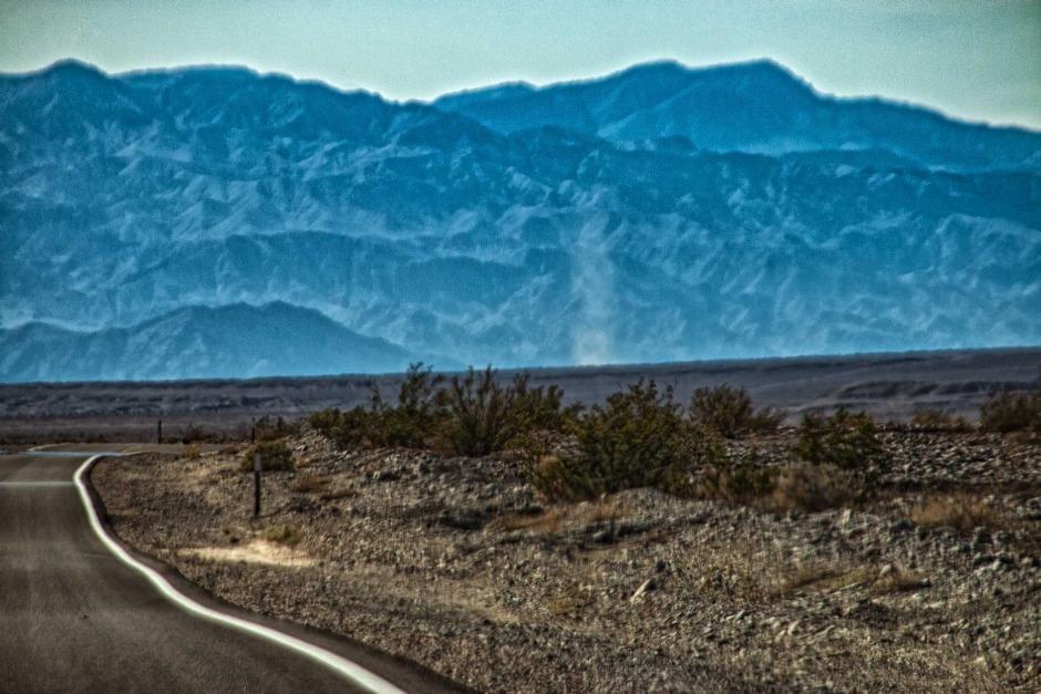 landschaft-berge-usa-view-strasse-wueste