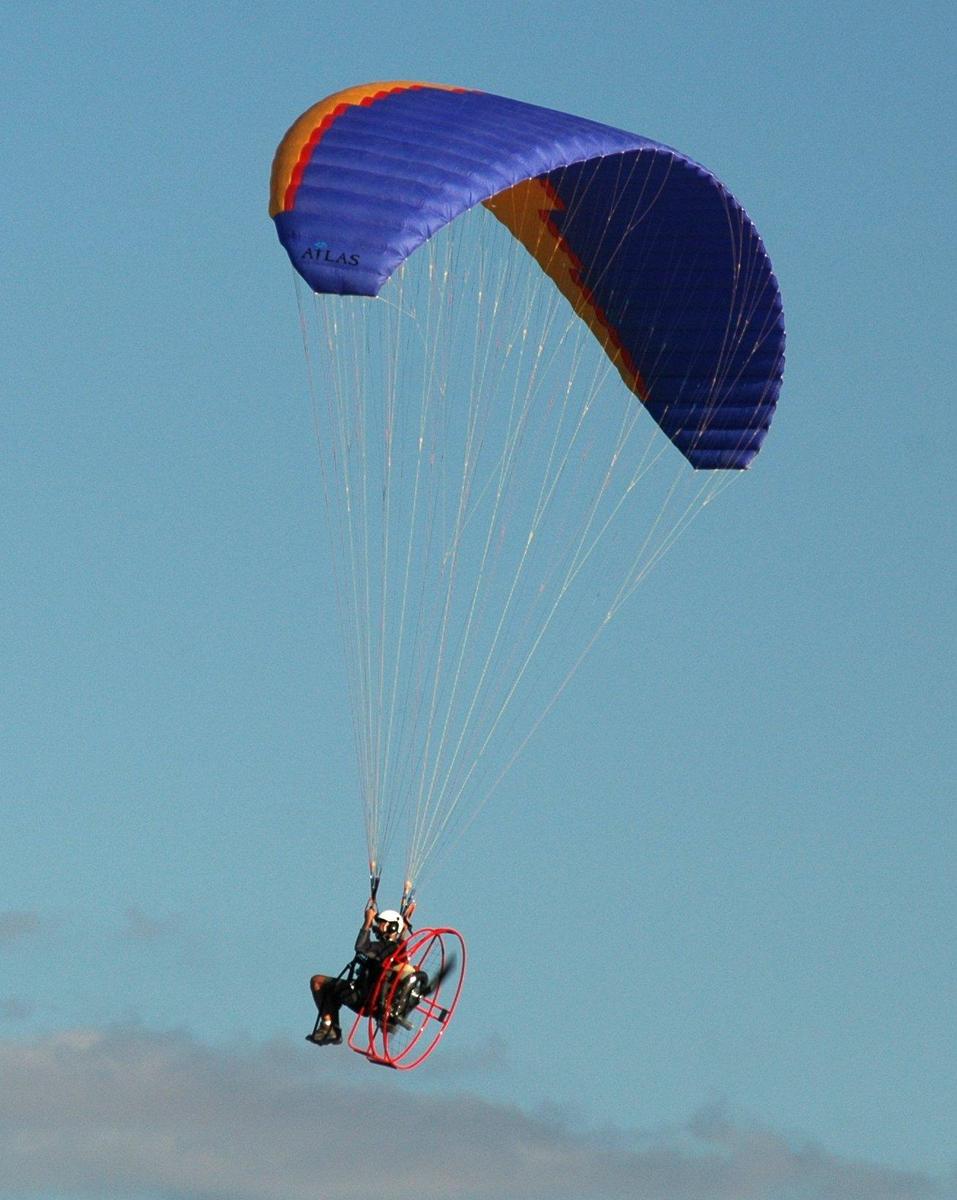 20051203 5473 20Paraglider