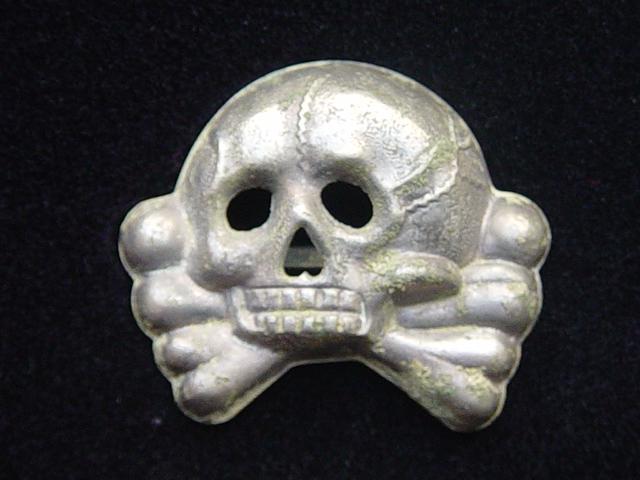 38033d1242373178-ss-totenkopf-badge-genu