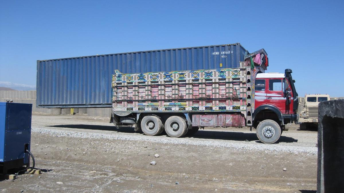 Unsafe transport of a shipping container