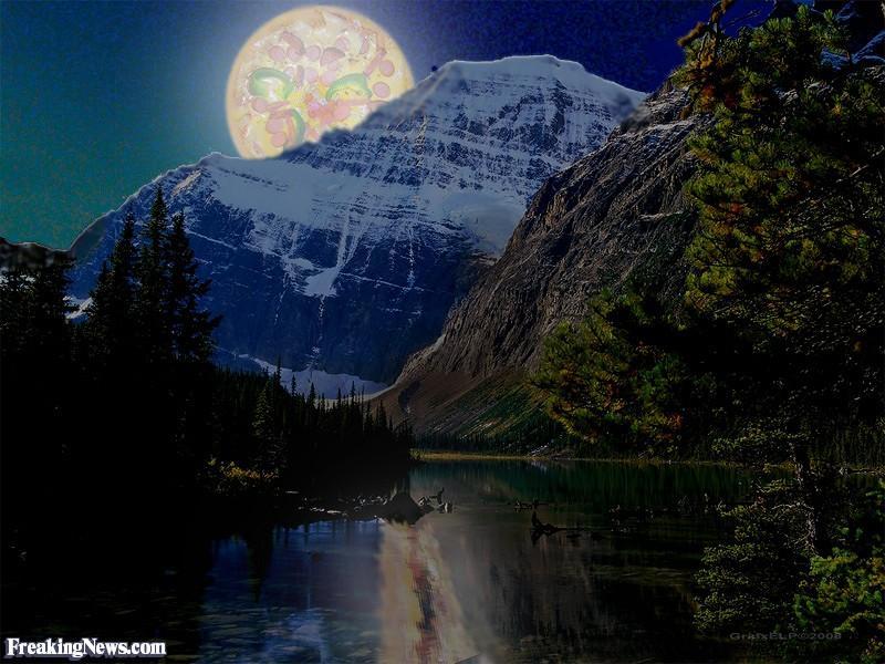 Pizza Moon Over Lake 40601.jpg 20 3Cbr 3