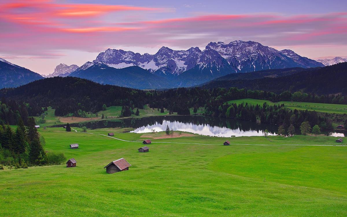 Germany-Bavaria-landscape-mountains-alps