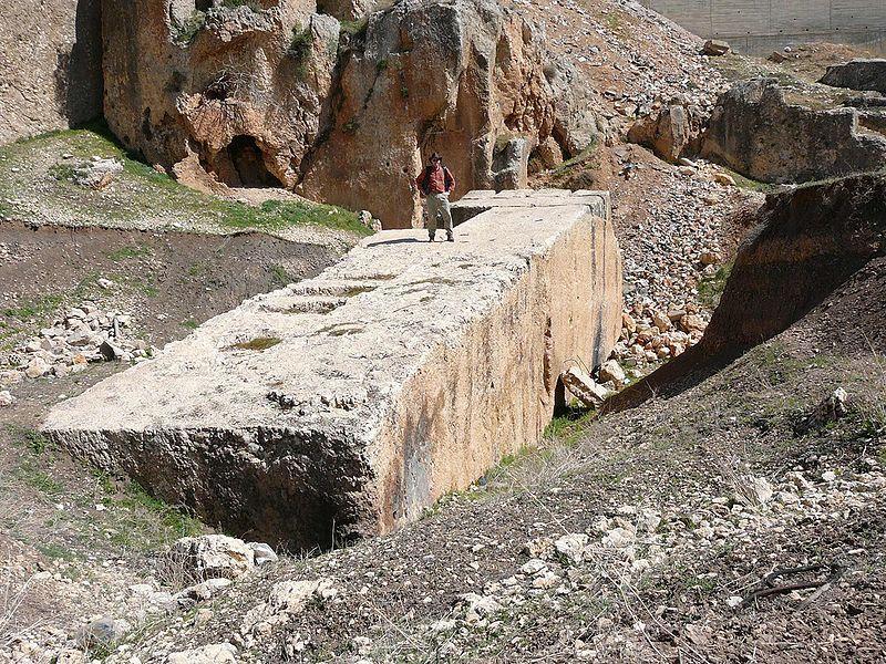 800px-Baalbek- largest stone