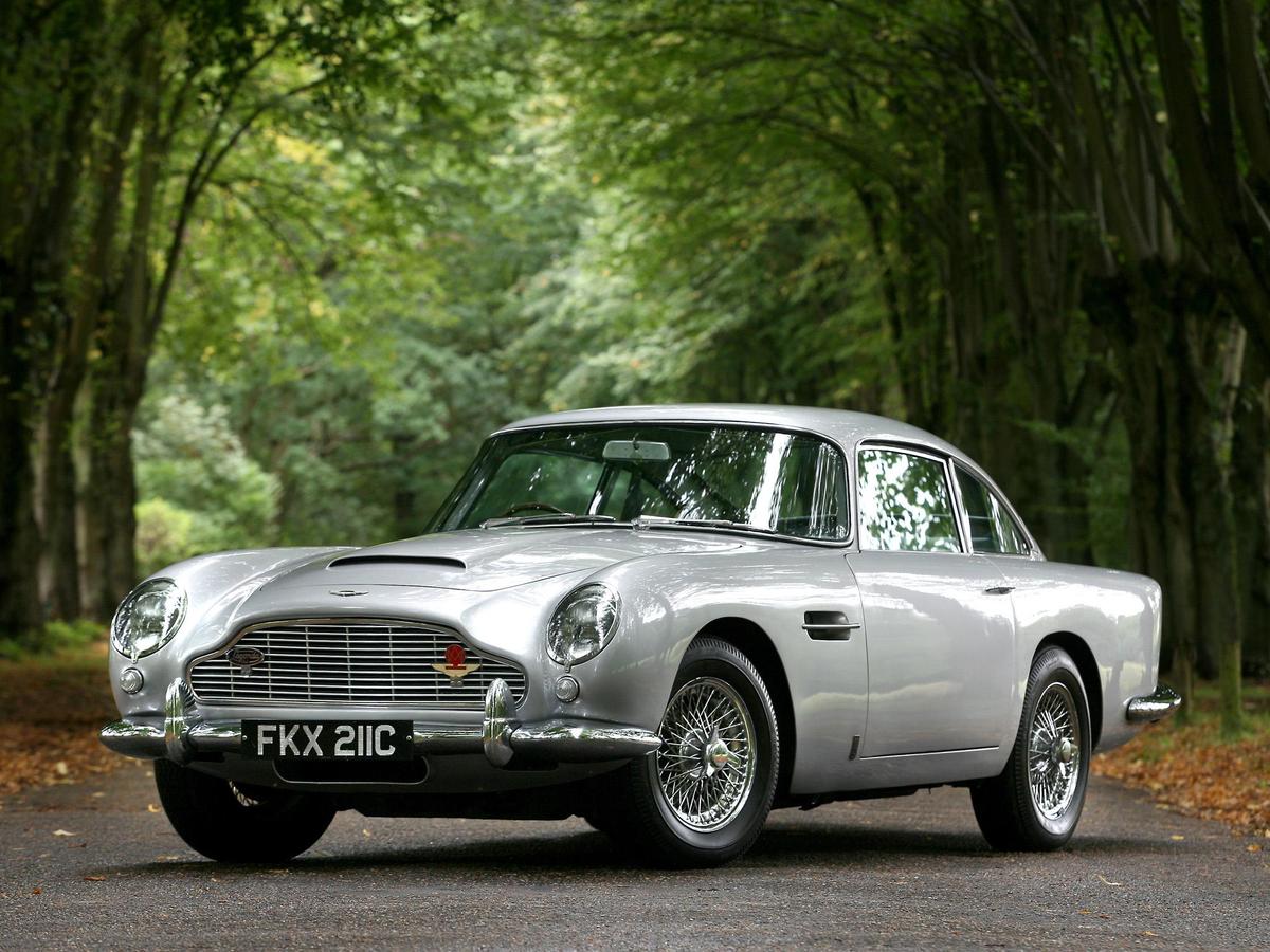 3203587aston-martin-db5-06