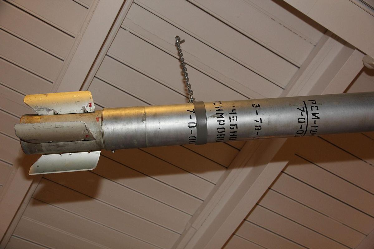 1920px-122 mm raketti HC3A4meenlinna 2