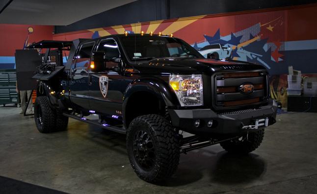 138513 Ford-F450-The-Beast