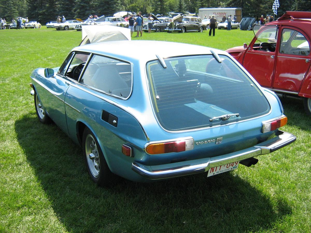 1973VolvoP1800ES-rear