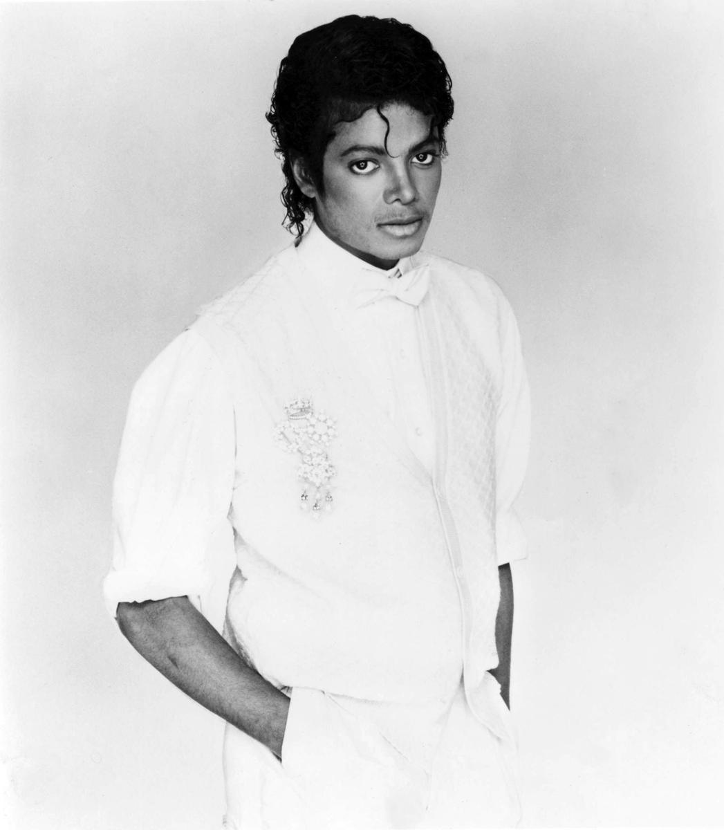 MJ-Photoshoots-the-thriller-era-8032261-