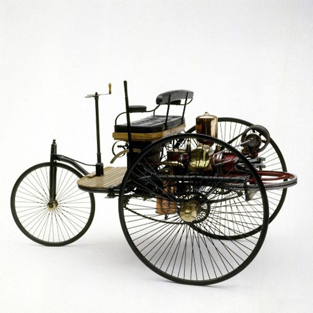 001-mercedes-benz-patent-motorwagen-moto