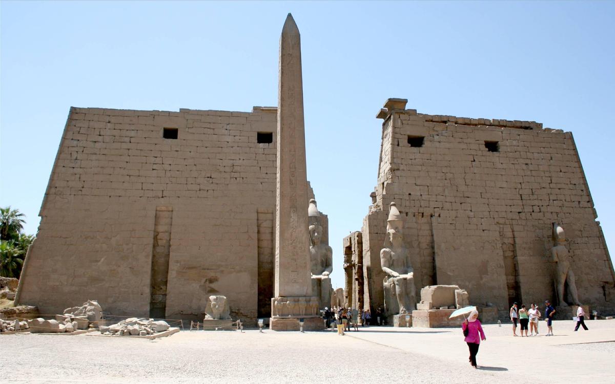Luxor Temple - obelisk 26 pylon - 9