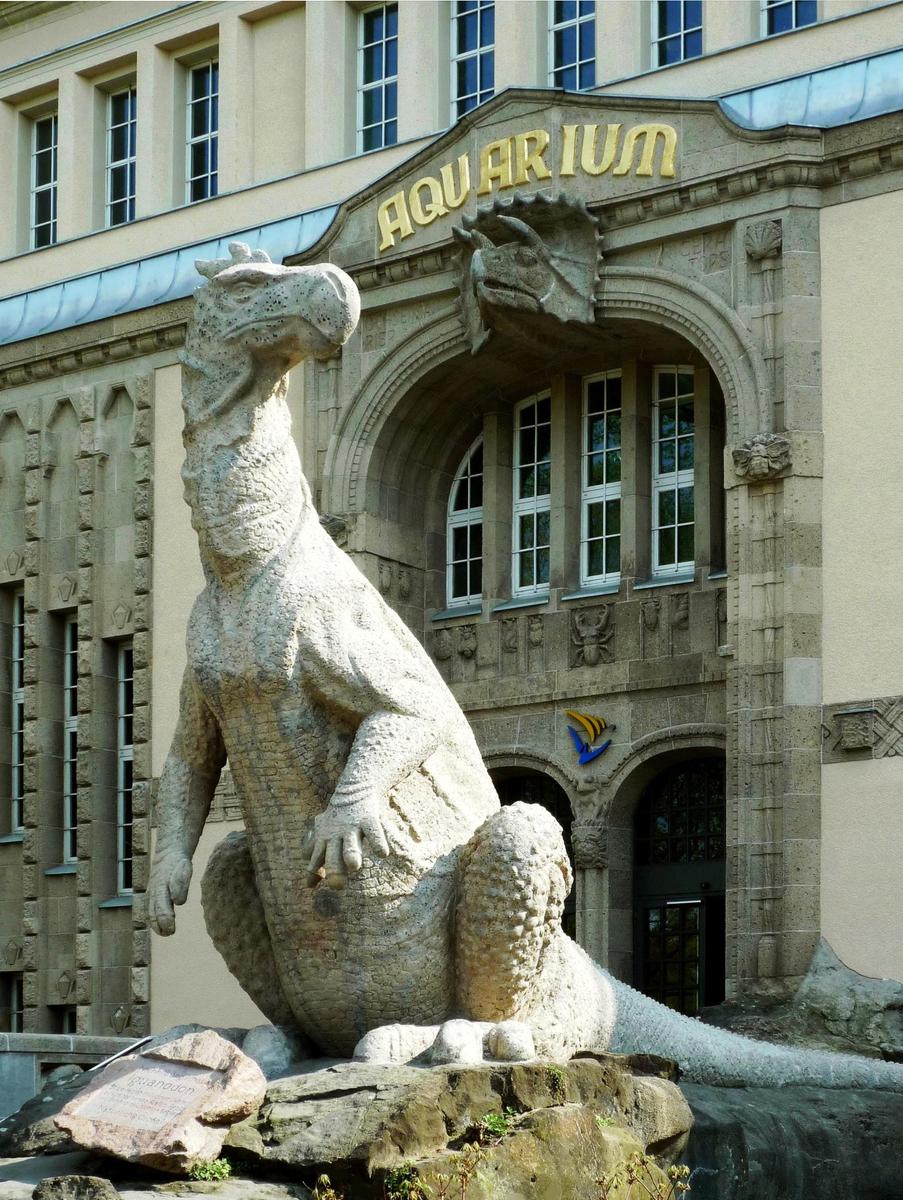Zoo Berlin Aquarium Iguanodon