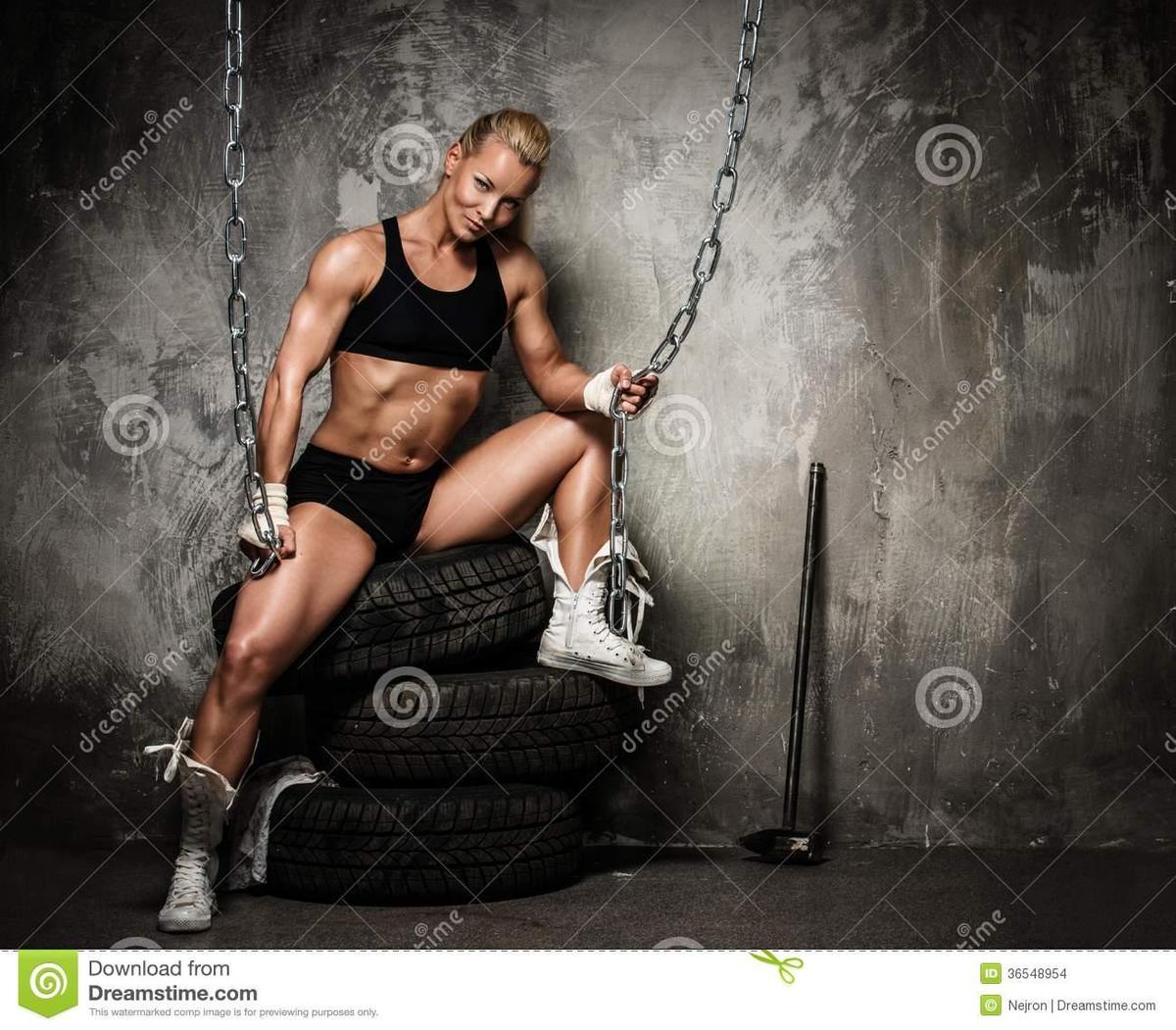 muskulC3B6se-bodybuilderfrau-36548954