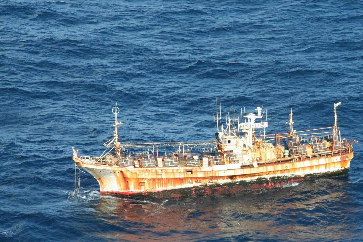 adrift-fishing-vessel-2011-fukoshima-tsu
