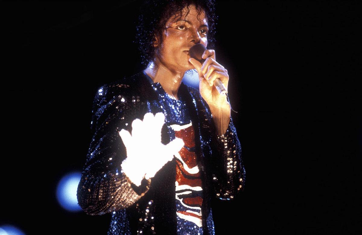 Victory-Tour-on-Stage-the-thriller-era-7