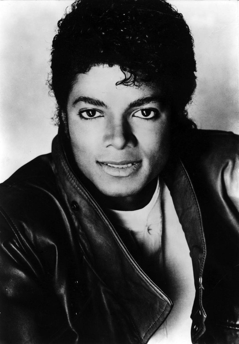 MJ-Photoshoots-the-thriller-era-8032385-