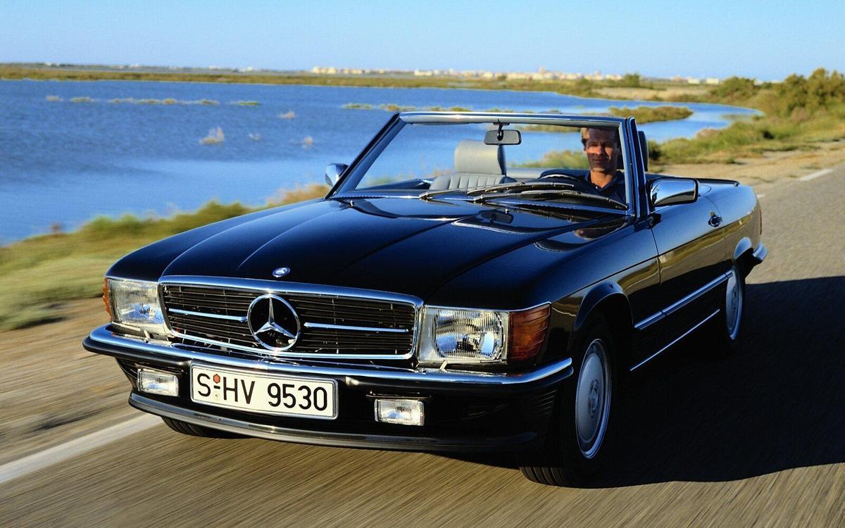 SL-Klasse-Roadster-der-Baureihe-107-1985