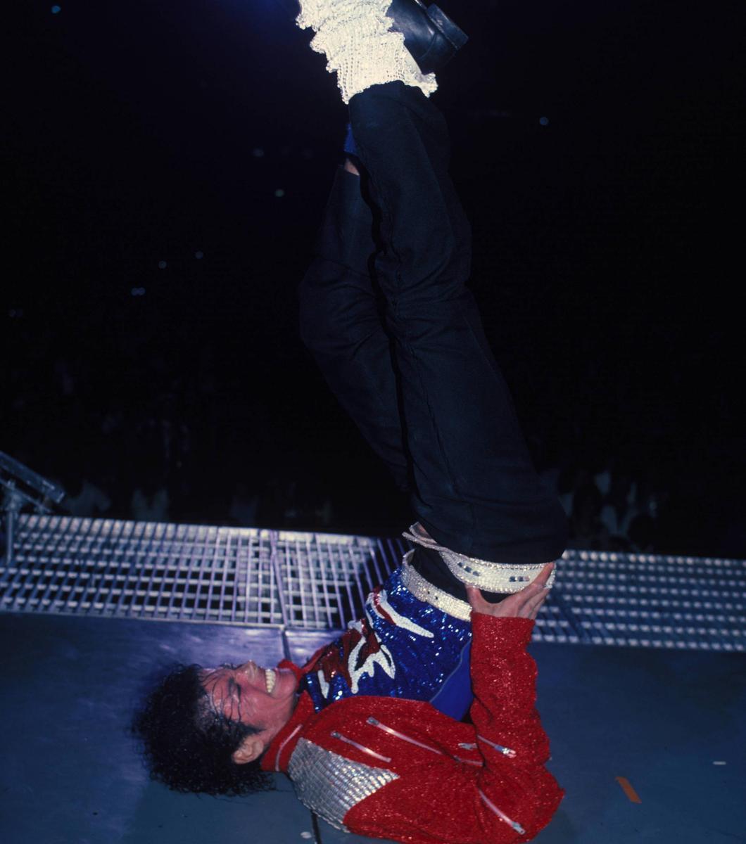 Victory-Tour-on-Stage-the-thriller-era-o