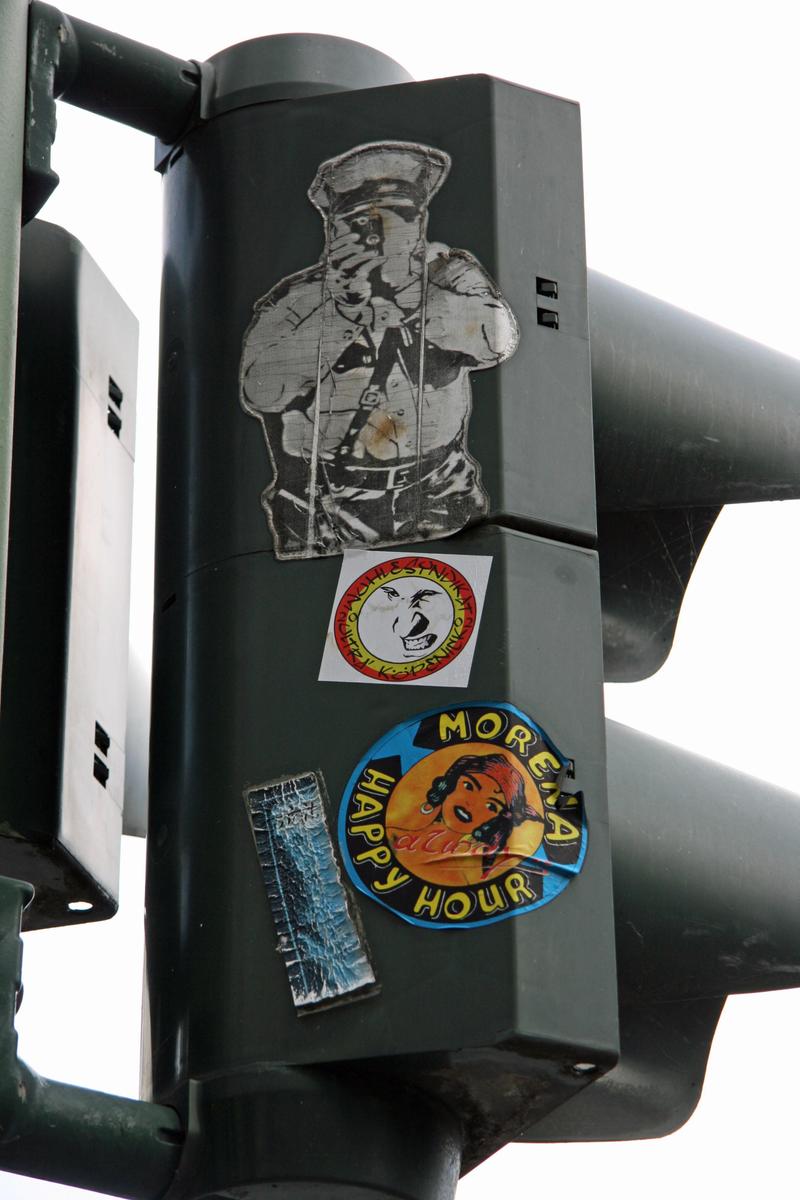 traffic-light-cop-unknown-artist