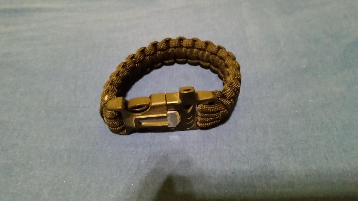 c60f320bb67e Paracord-Armband-1