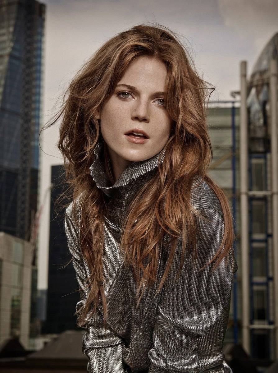 Rot Rose Leslie