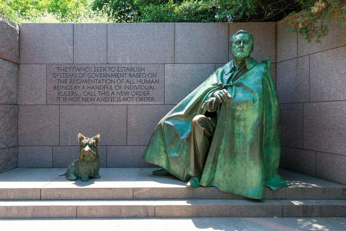 Franklin-D-Roosevelt-Statue-dog-Fala-Del