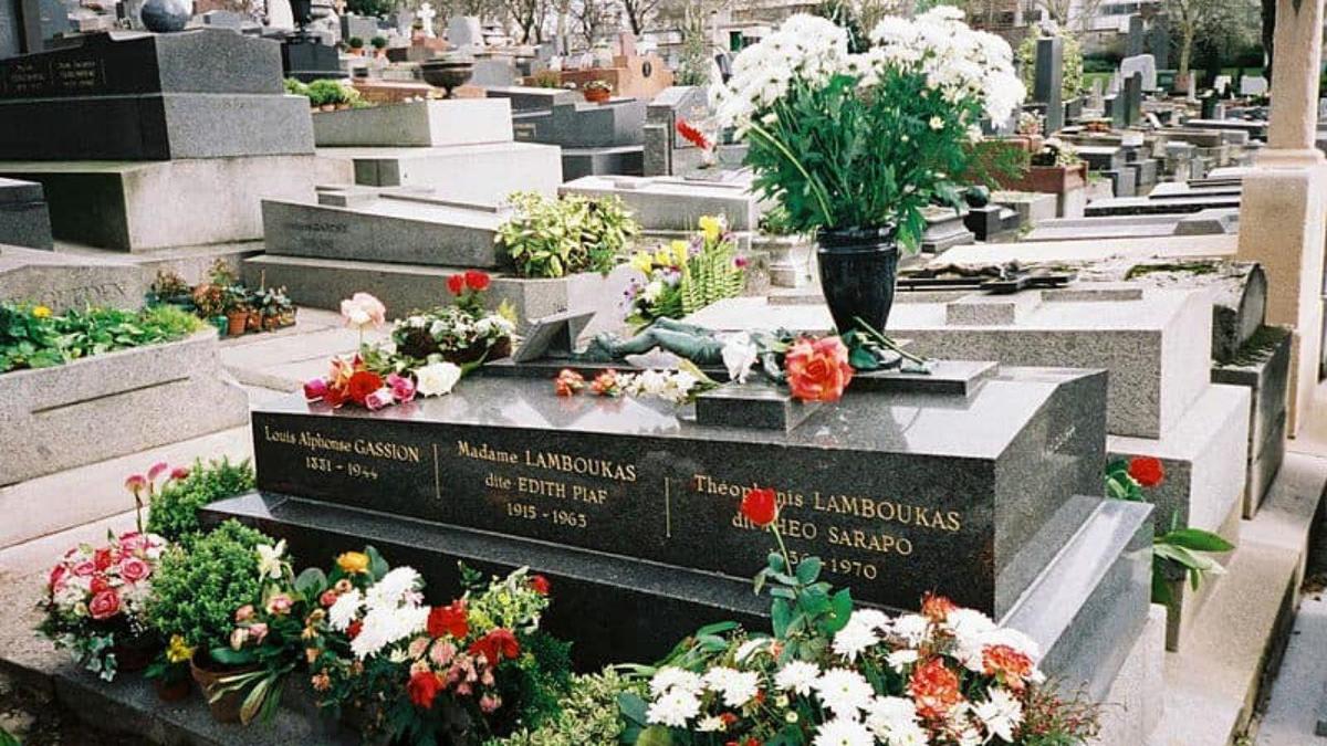 800px-edith piafs grave pere lachaise ce