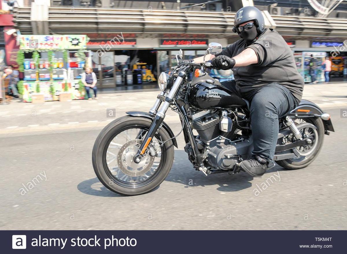 harley-davidson-motorradfahrer-an-den-so