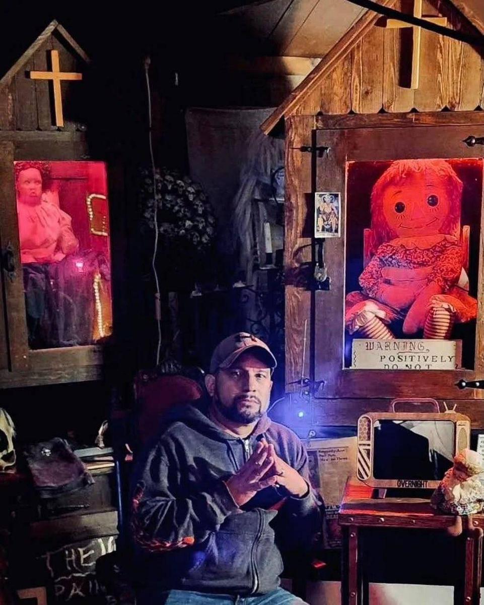 0 THE-MIRROR-Paranormal-investigator-die