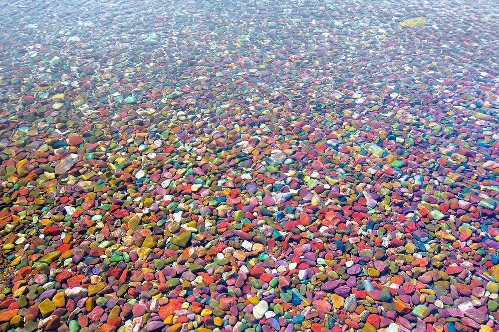lake-mcdonald-colored-pebbles-510