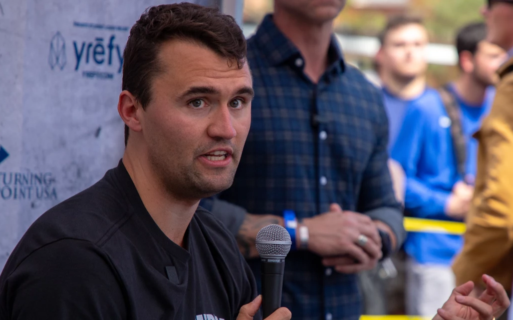 Charlie Kirk - Mikrofon 02