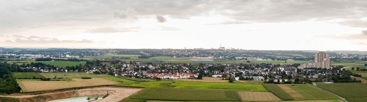 Meschenich2C mit Knapsack im Hintergrund