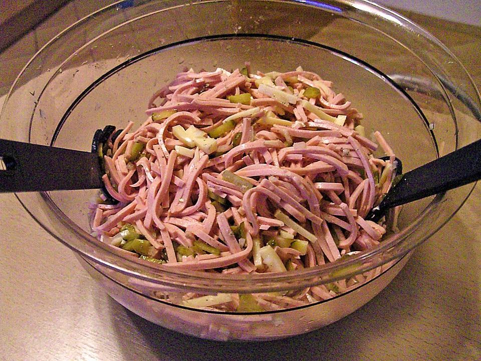516558-960x720-wurstsalat