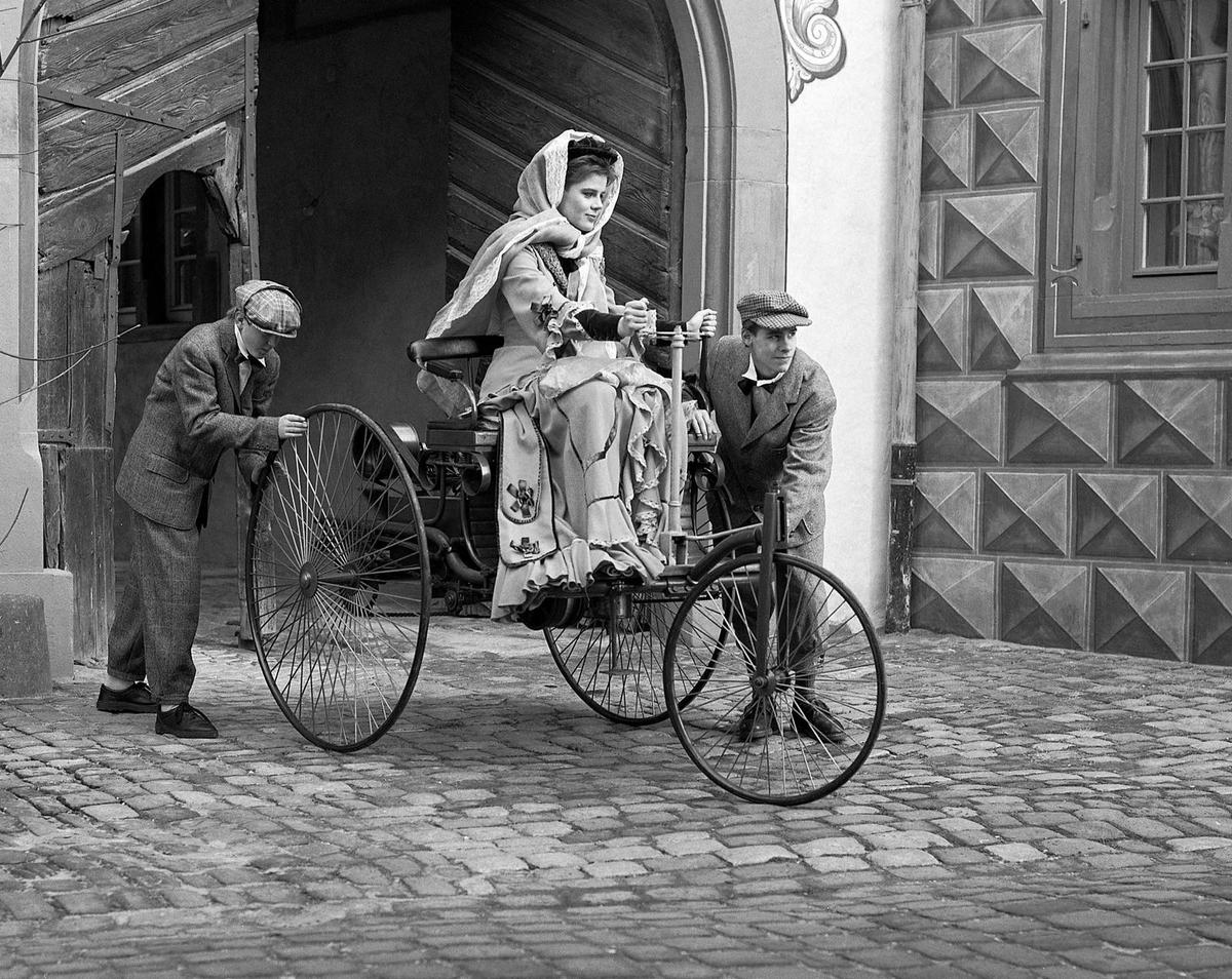 Bertha Benz 1888 2