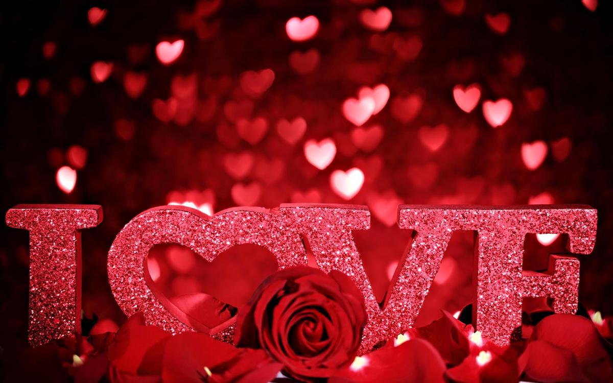 h-bschen-liebe-herzen-in-der-roten-rose-