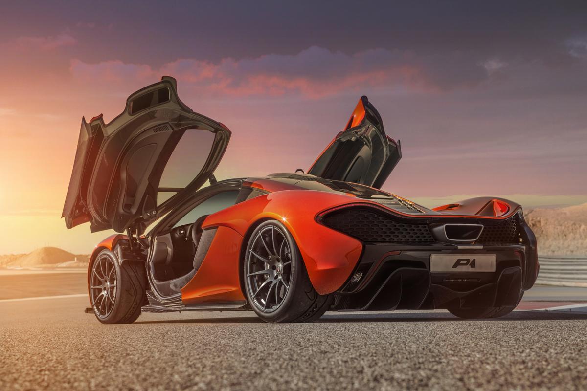2013 McLaren P1 rear view