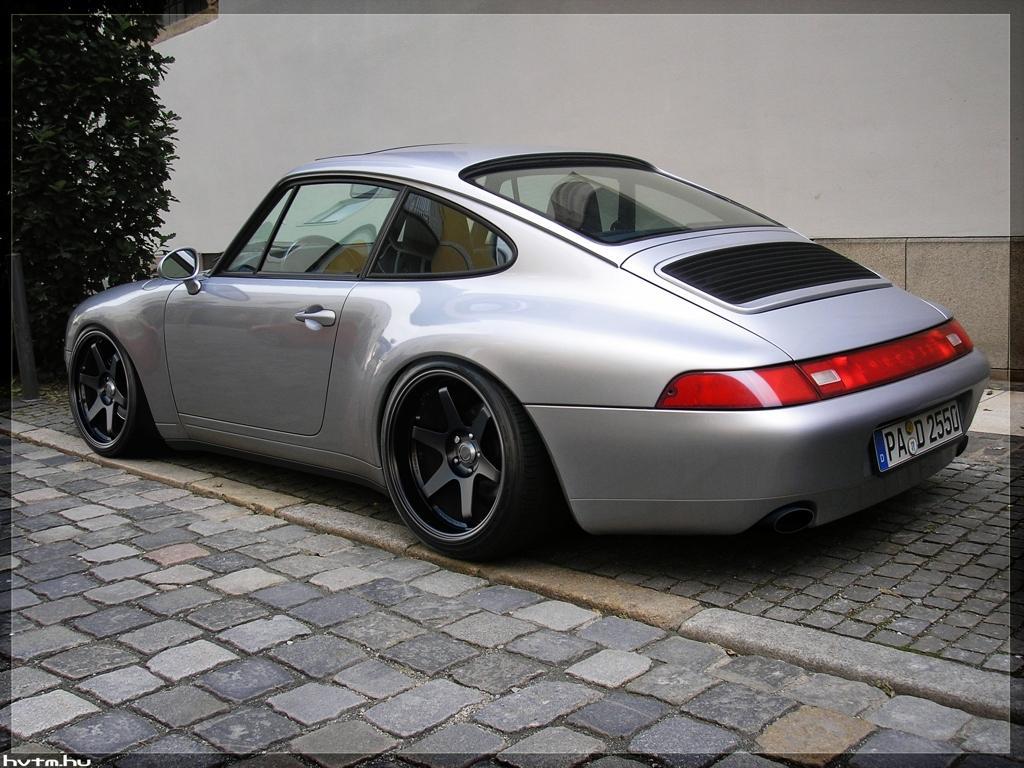 993 911