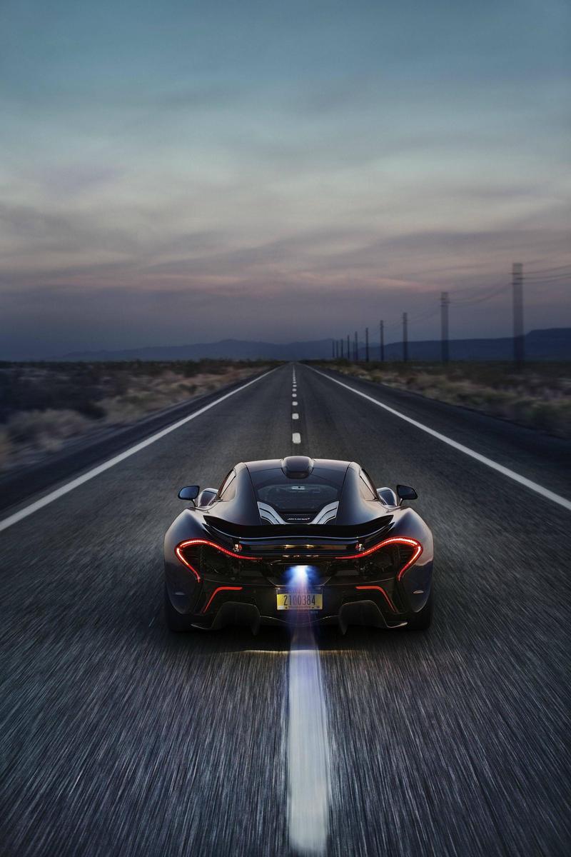 2013 McLaren P1 black painting 3