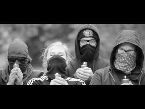 Youtube: Waving the Guns - Endlich wird wieder getreten (Official Video)