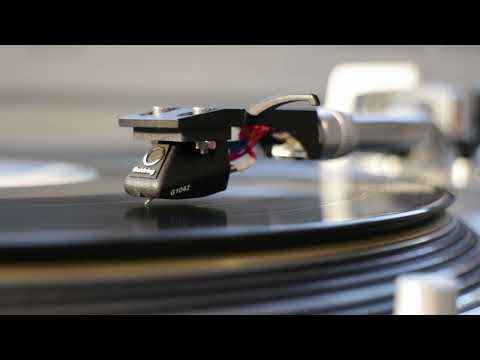 Youtube: Electric Light Orchestra - Sweet Talkin' Woman (1977 Vinyl LP) - Technics 1200G / Goldring G1042