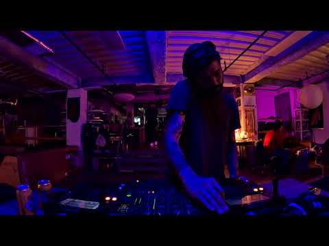 Youtube: Tomas Urquieta at Down There New York #08