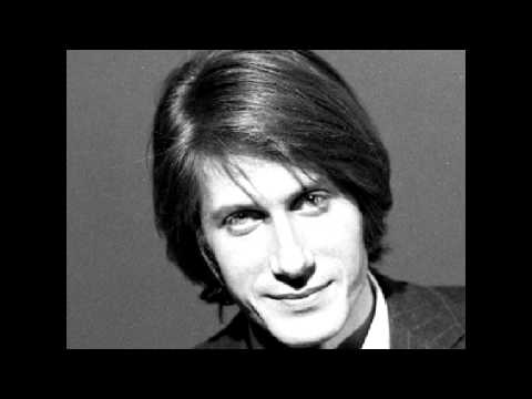 Youtube: Jacques Dutronc- Il Est Cinq Heures, Paris S'éveille