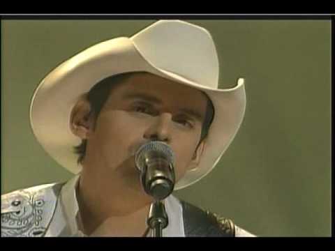 Youtube: Carrie Underwood & Brad Paisley - "Louisiana Woman, Mississippi Man"