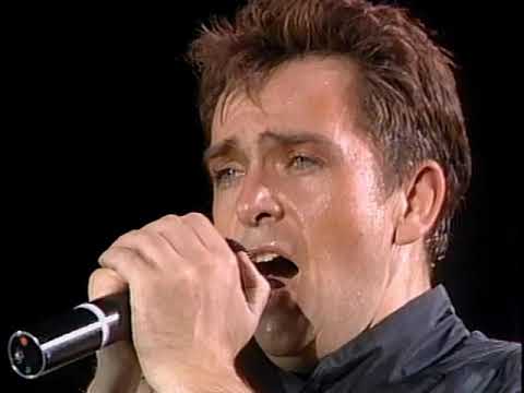 Youtube: Peter Gabriel - Biko - 6/15/1986 - Giants Stadium